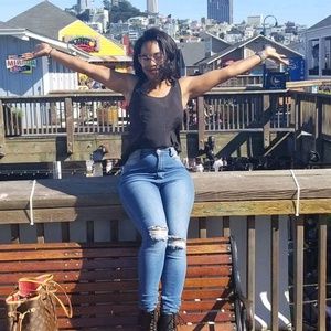 Meet your Posher, Joy